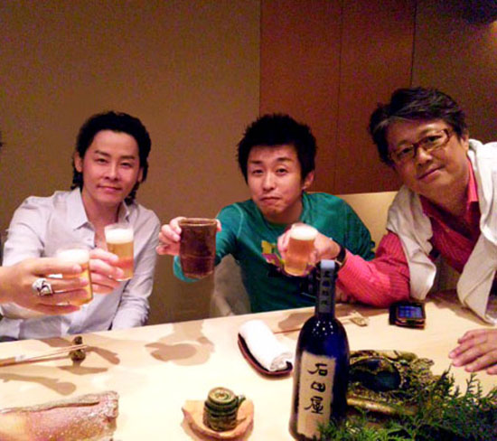 河村隆一さんと友達4人で誕生日を祝ってもらいました♪ | ジェムケリー